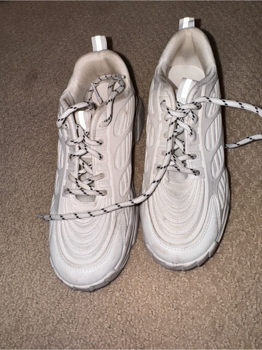 Light Cream Women's Lace-Up Sneakers for Everyday Comfort